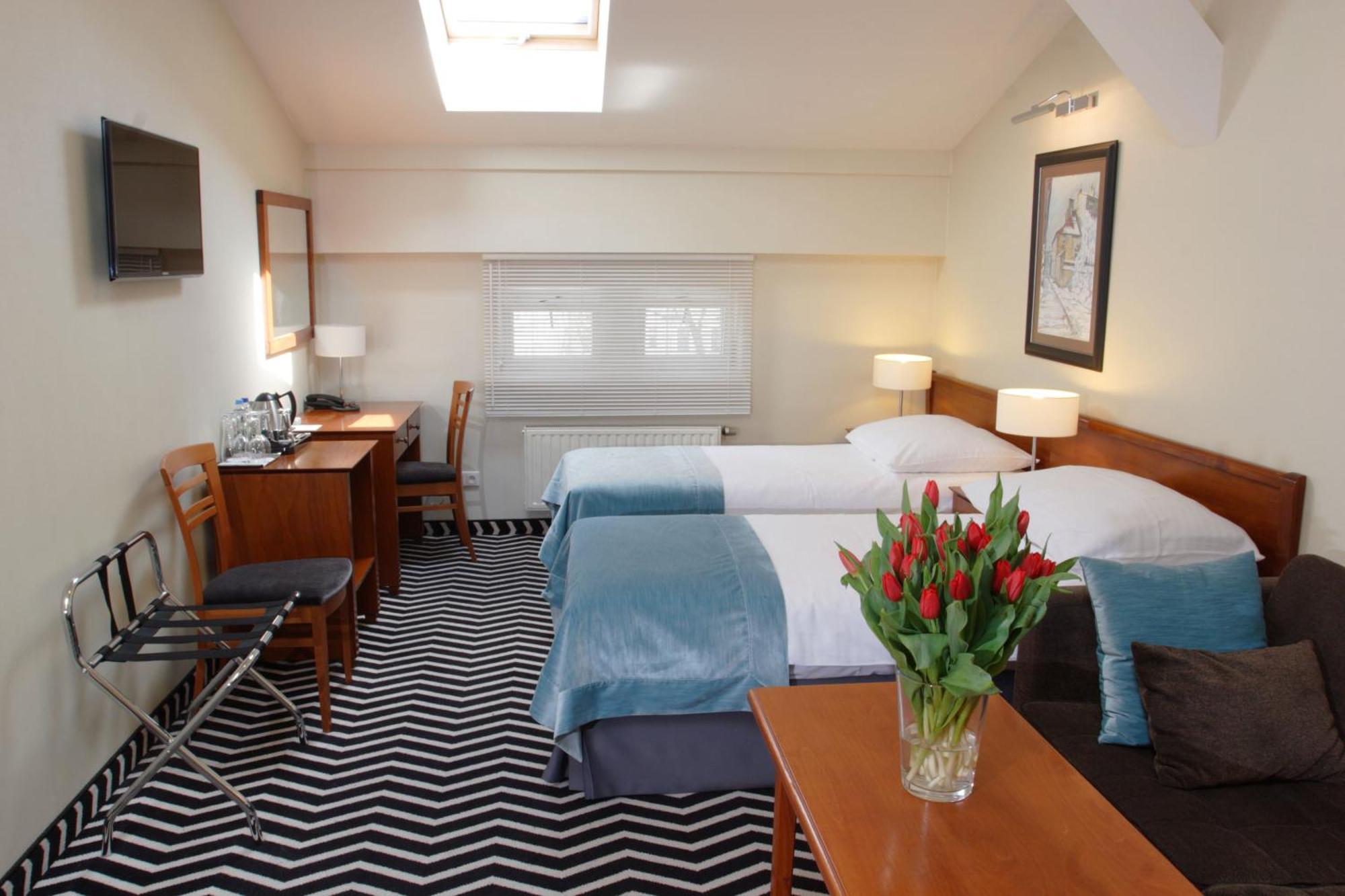 Hotel Senacki Krasków Eksteriør bilde