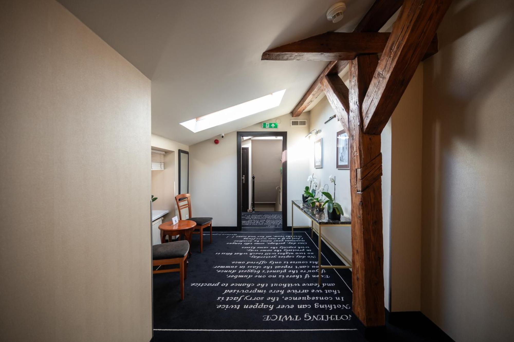 Hotel Senacki Krasków Eksteriør bilde