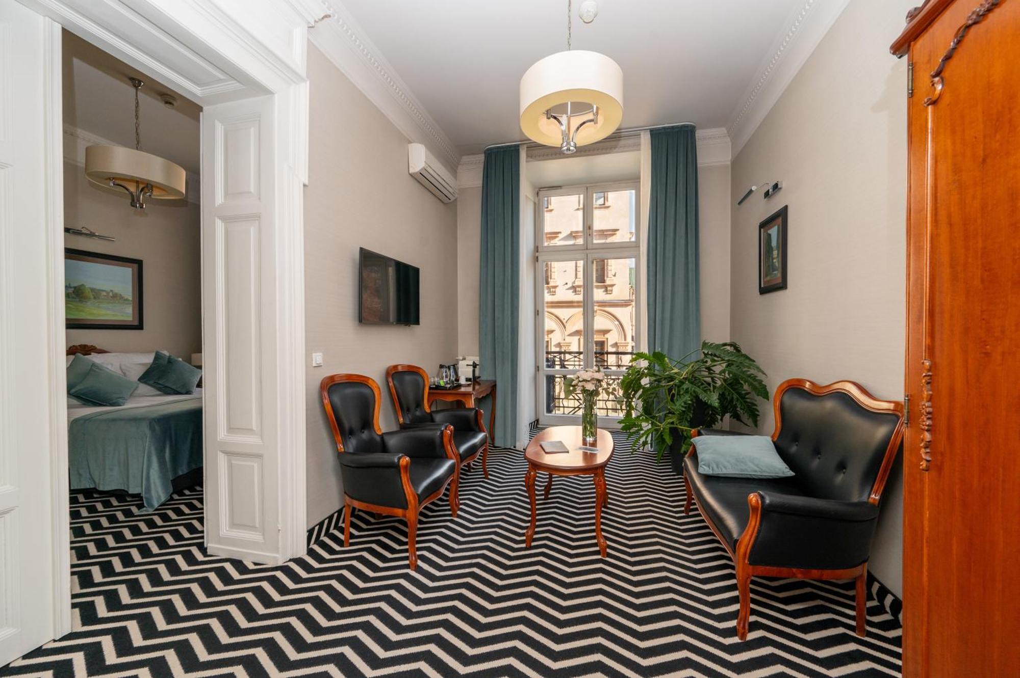 Hotel Senacki Krasków Eksteriør bilde